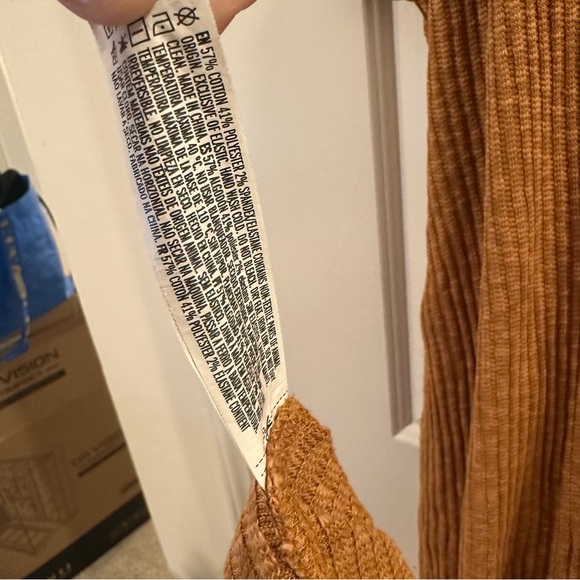 Forever 21+ Ribbed Knit Sleeveless Midi Dress in Burnt Orange with Seashells - Picture 4 of 4